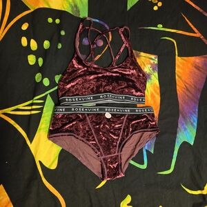 Ardene Velvet Bandeau Set in Burgundy
